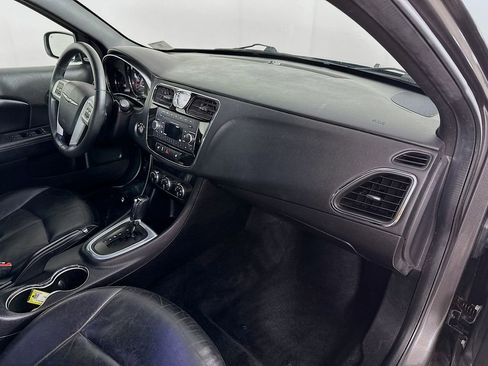 Used 2014 Chrysler 200 Limited FWD image 32