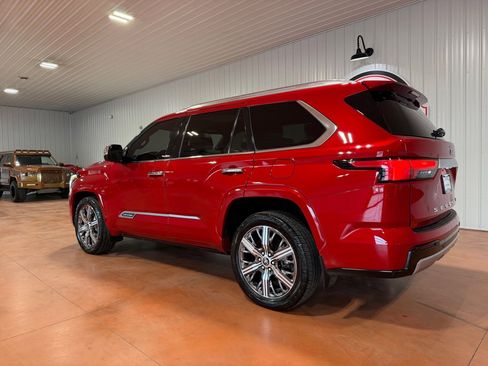 Used 2023 Toyota Sequoia Capstone image 9