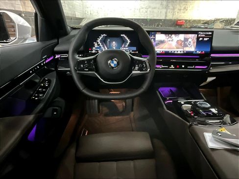 Used 2026 BMW 530i w/ Premium Package RWD image 8