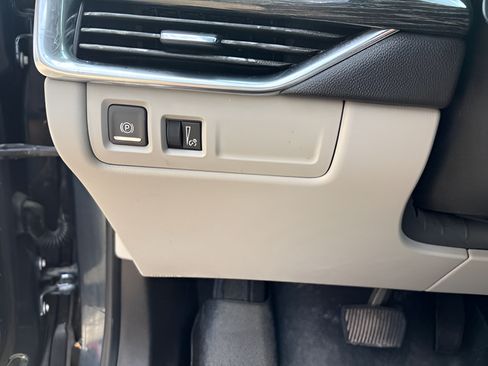 Used 2019 Cadillac XT4 Premium Luxury w/ Cold Weather Package FWD image 35
