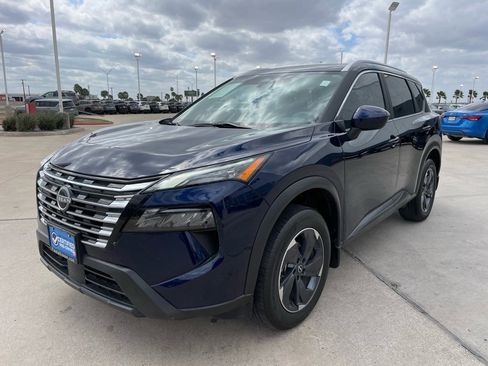 Certified 2024 Nissan Rogue SV w/ SV Premium Package image 5