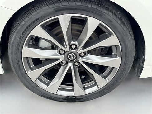 Used 2022 Nissan Maxima Platinum w/ Sport Mat Group image 32