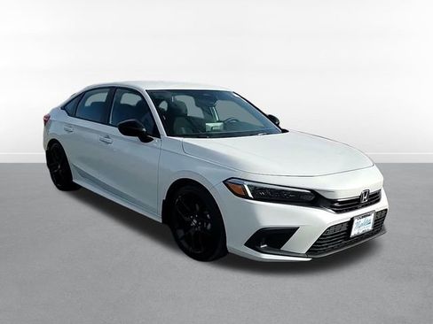 Used 2023 Honda Civic Sport image 3