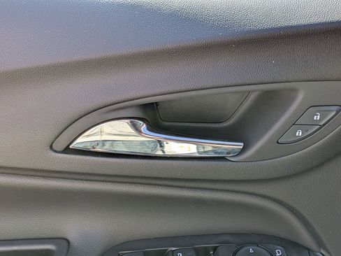 Used 2024 Chevrolet Equinox LT image 12