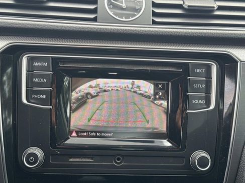 Used 2016 Volkswagen Passat 1.8T R-Line w/ R-Line Lighting Package image 22