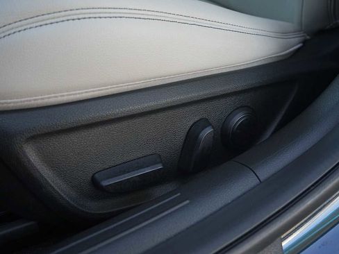 Used 2024 Genesis G70 2.5T image 12