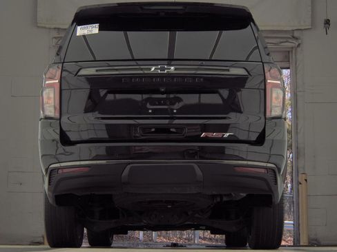 Used 2021 Chevrolet Suburban RST w/ Luxury Package RWD image 15