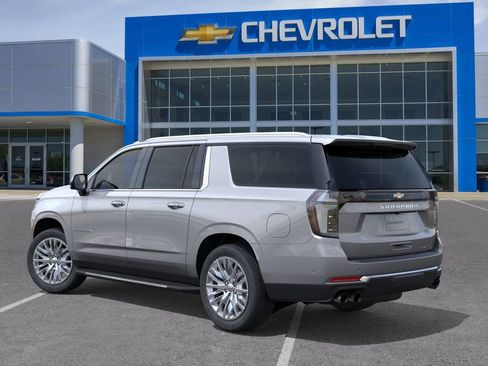 New 2026 Chevrolet Suburban Premier AWD/4WD image 3