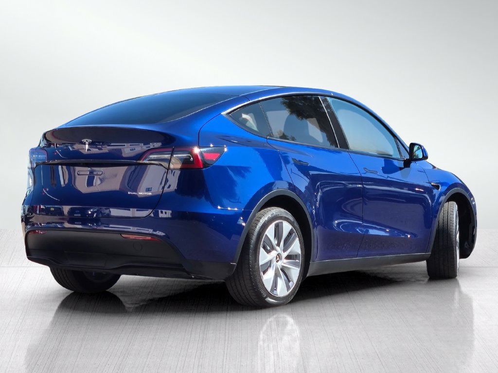 Used 2023 Tesla Model Y Long Range AWD/4WD image 5