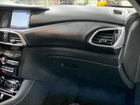 Used 2019 INFINITI QX30 LUXE w/ Navigation Package image 18