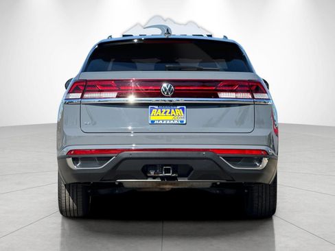 Used 2024 Volkswagen Atlas Cross Sport SE FWD image 4