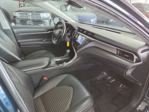 Used 2020 Toyota Camry SE image 25