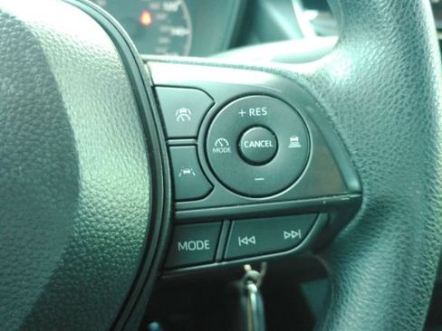 Used 2025 Toyota Corolla LE FWD image 36