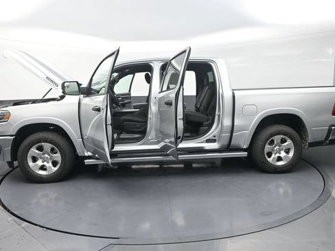 New 2026 RAM 1500 Big Horn AWD/4WD image 32