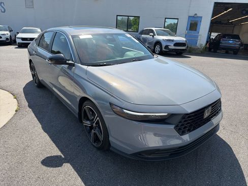 Used 2025 Honda Accord Sport image 36