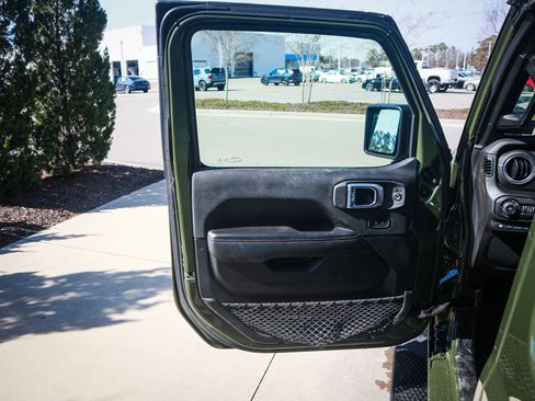 Used 2022 Jeep Wrangler Unlimited Sahara w/ Safety Group image 14