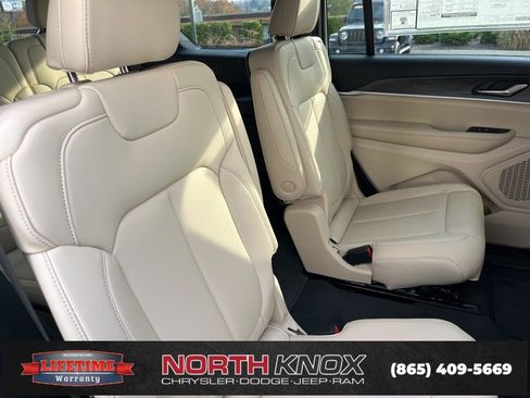 New 2025 Jeep Grand Cherokee L Limited image 25