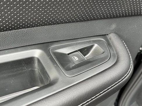 New 2026 Volkswagen Atlas Cross Sport SE image 29