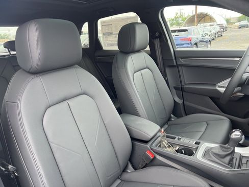 New 2025 Audi Q3 2.0T Premium image 9