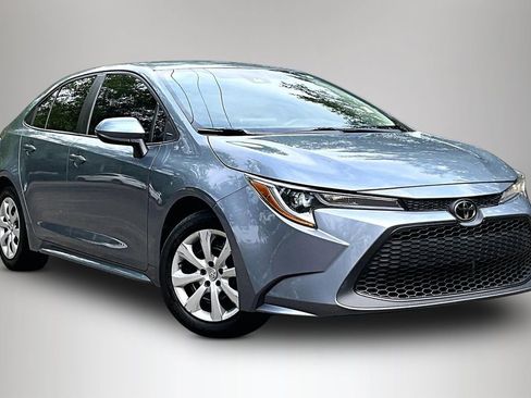 Used 2022 Toyota Corolla LE image 2