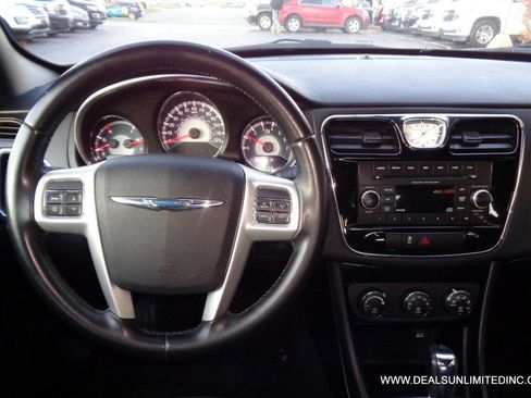 Used 2013 Chrysler 200 Touring image 9