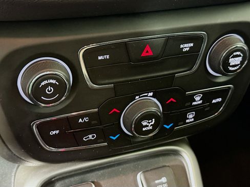 Used 2018 Jeep Compass Latitude w/ Popular Equipment Group image 19