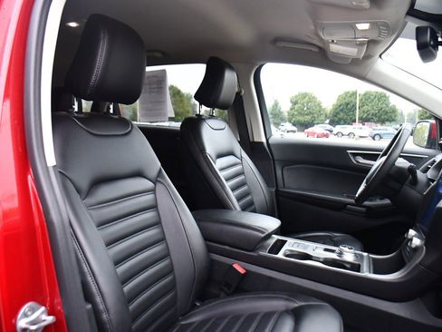 Used 2022 Ford Edge SEL w/ Convenience Package image 16