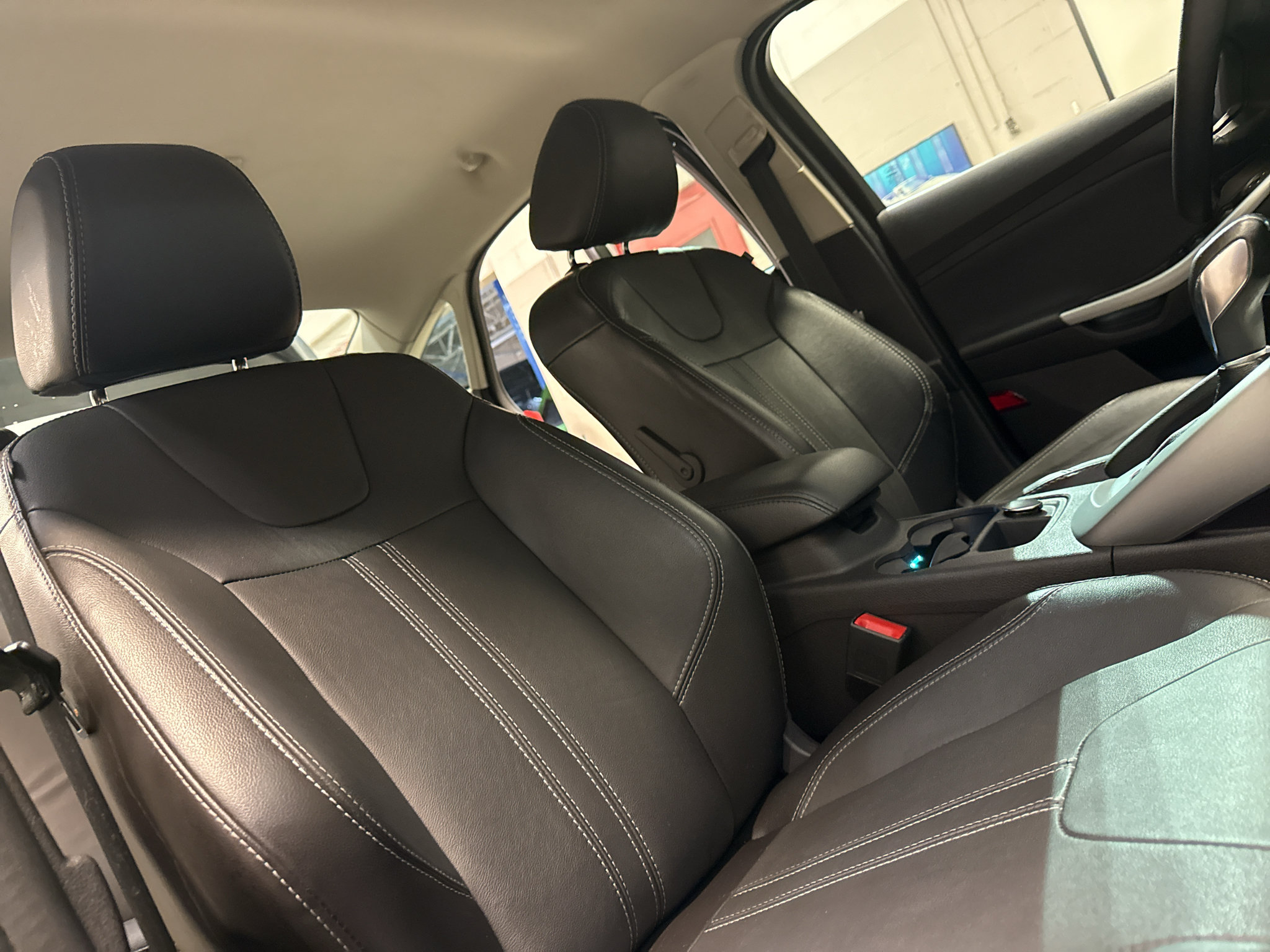 Used 2014 Ford Focus SE w/ Equipment Group 201A FWD image 23