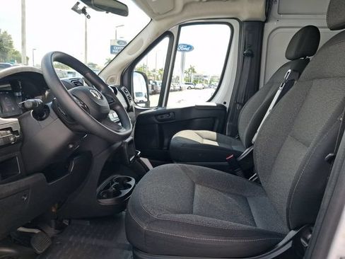 Used 2023 RAM ProMaster 2500 FWD image 12