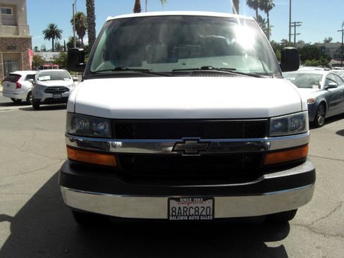 Used 2016 Chevrolet Express 3500 LT w/ LT Preferred Equipment Group image 2