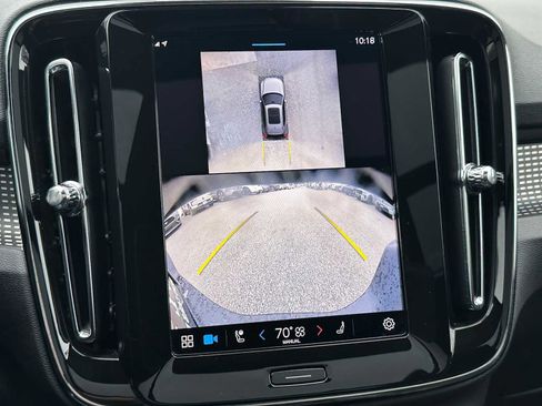 Certified 2025 Volvo XC40 B5 Plus AWD/4WD image 25