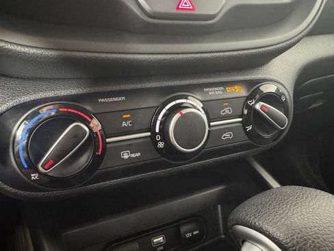 Used 2025 Kia Soul LX FWD image 20