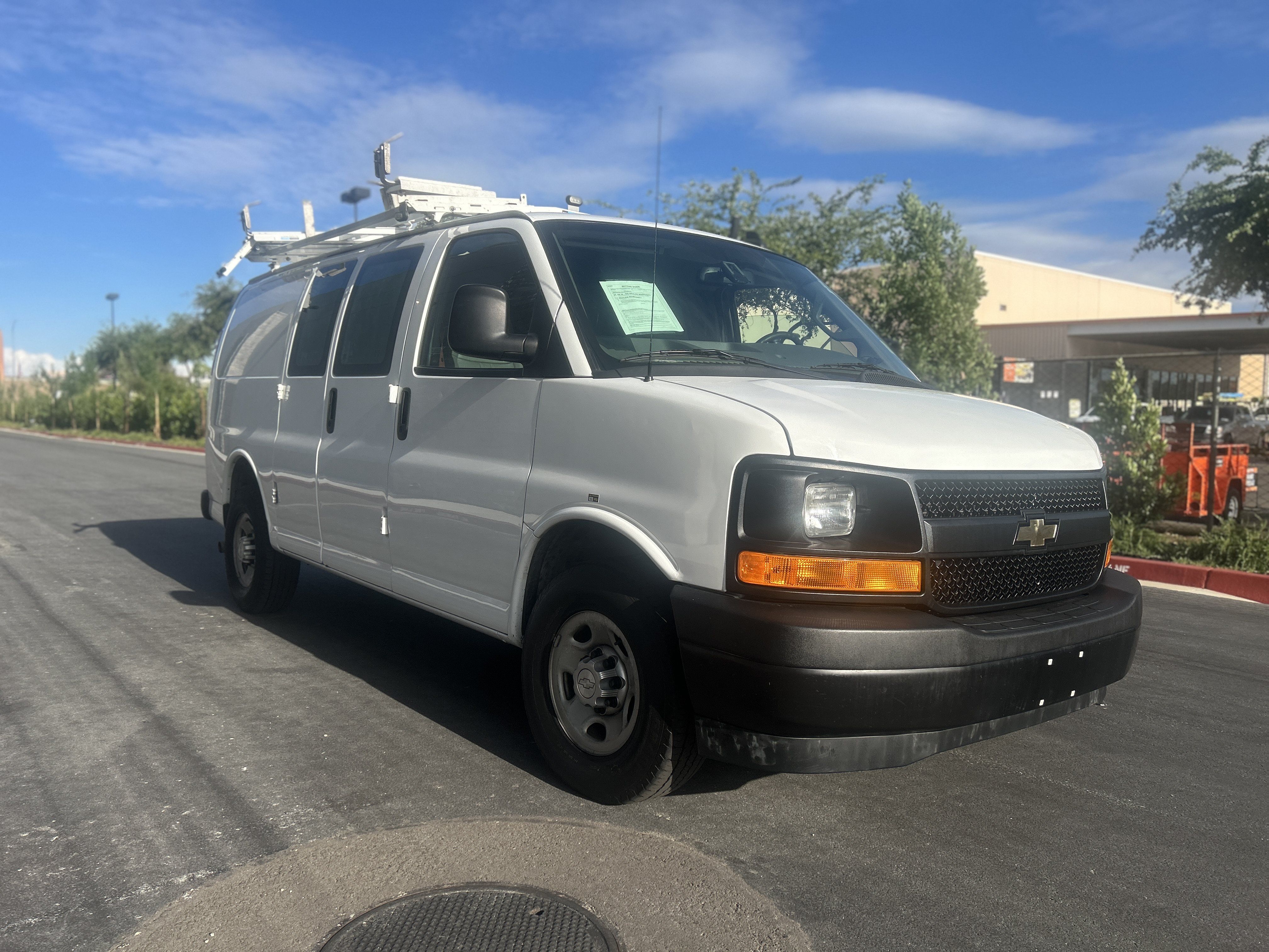 Used 2017 Chevrolet Express 2500 RWD image 7