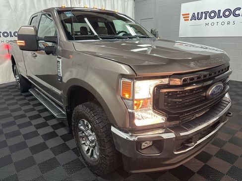 Used 2022 Ford F350 Lariat w/ Lariat Value Package AWD/4WD image 2