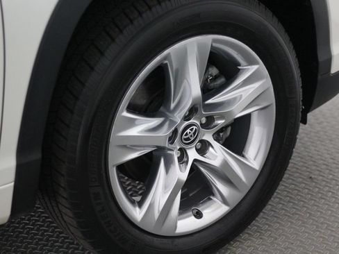 Used 2018 Toyota Highlander Limited FWD image 67