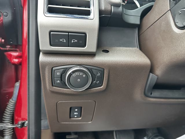 Used 2015 Ford F150 King Ranch w/ Equipment Group 601A Luxury AWD/4WD image 31