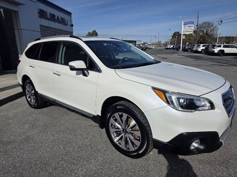Used 2017 Subaru Outback 3.6R Touring w/ Popular Package #5A image 3
