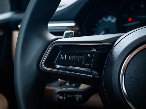 Certified 2025 Porsche Macan image 25