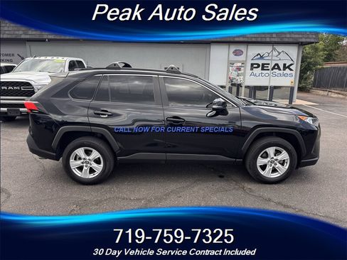 Used 2021 Toyota RAV4 XLE AWD/4WD image 8