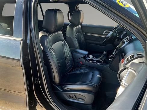 Used 2019 Ford Explorer Platinum AWD/4WD image 30