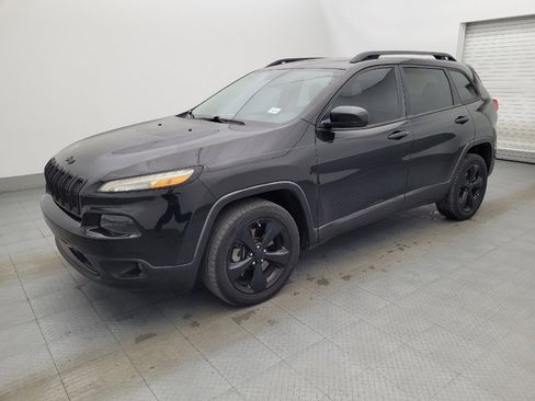 Used 2016 Jeep Cherokee Latitude w/ Comfort/Convenience Group image 2