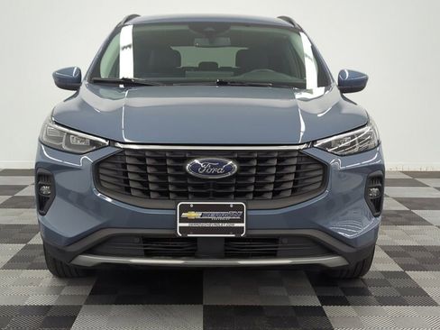 Used 2025 Ford Escape Platinum AWD/4WD image 2