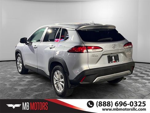 Used 2023 Toyota Corolla Cross LE image 7