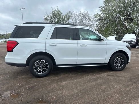 Used 2023 Ford Expedition XLT AWD/4WD image 6