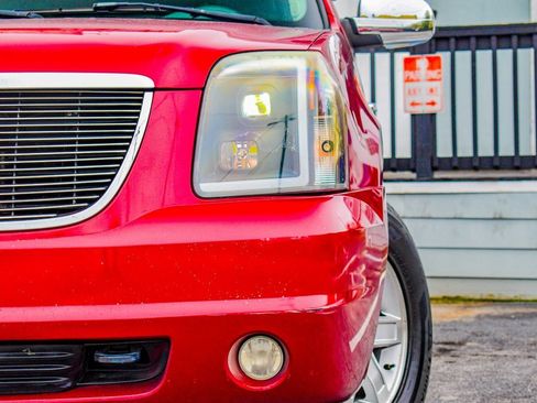 Used 2007 GMC Yukon SLT w/ SLT Preferred Equipment Group image 3