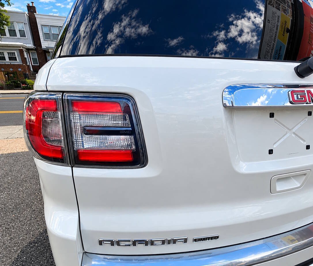Used 2017 GMC Acadia Limited SLT FWD image 4