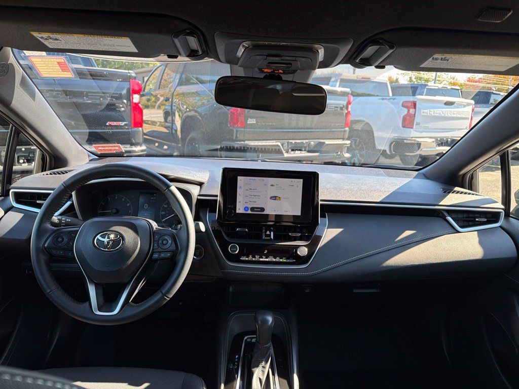Used 2025 Toyota Corolla SE FWD image 10