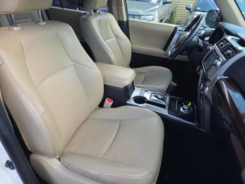 Used 2016 Toyota 4Runner Limited AWD/4WD image 40