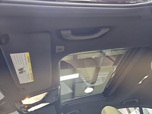 Certified 2025 BMW 330i Sedan w/ Premium Package image 30