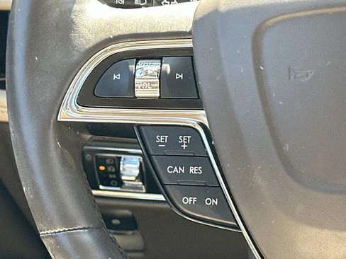 Certified 2023 Lincoln Nautilus Reserve image 25